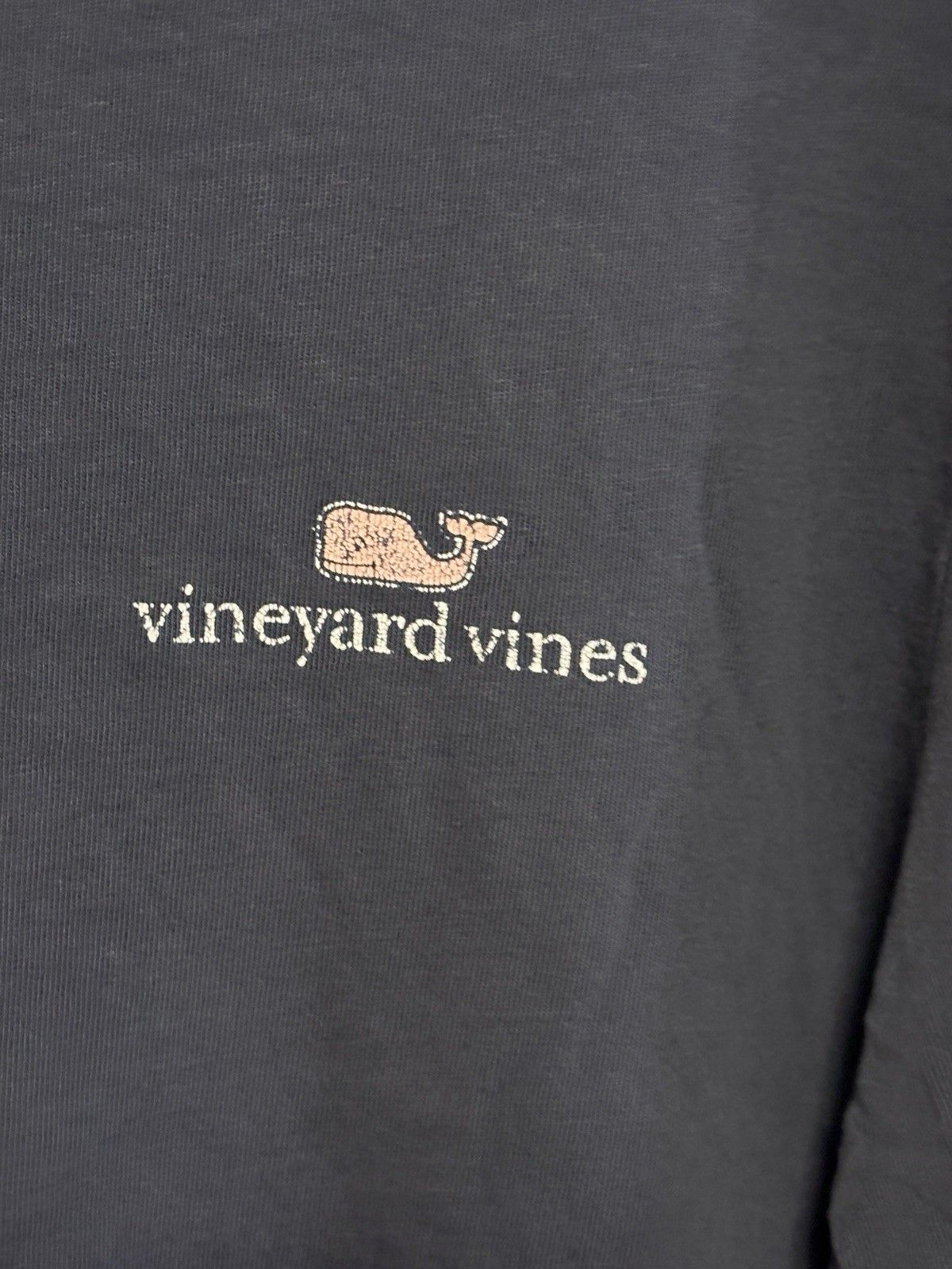 Men’s Vineyard Vines Navy Blue Pink Whale T-Shirt Size M Casual Weekend Basic — image 4 of 4